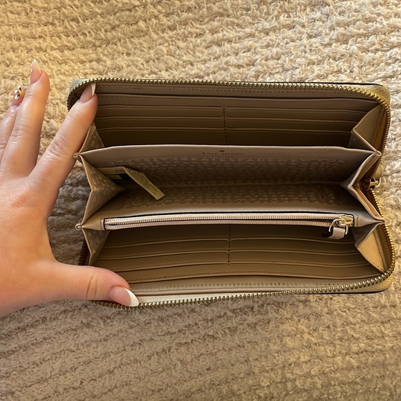 Kate spade wallet - Picture 2 of 5